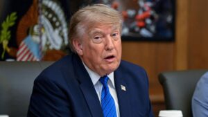 Trump: Open Hormuz or get ‘hit very hard’ (News Central TV)