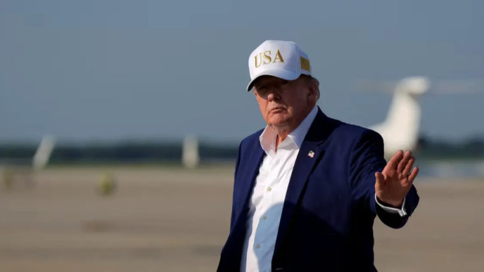 Trump flew out of Türkiye on a smaller plane (News Central TV)