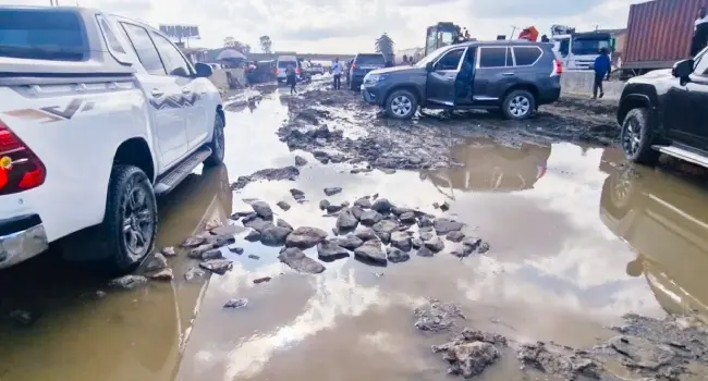 Umahi Asks Concessionaire to Quit Benin-Asaba Road