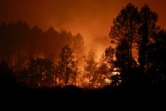 New wildfire evacuates 500 in France (News Central TV)
