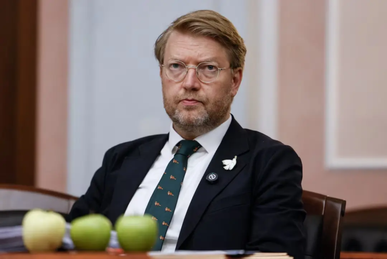 Russian Court Bars Yabloko From Elections