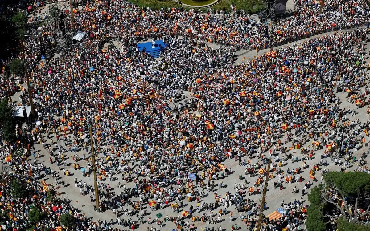 housands of people took part in a protest in Madrid, with the central government’s representative putting the turnout at around 20,000 and organisers saying 180,000 participated