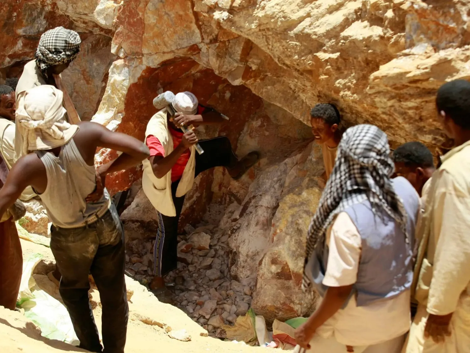 Sudan gold mine collapse kills at least 60 (News Central TV)