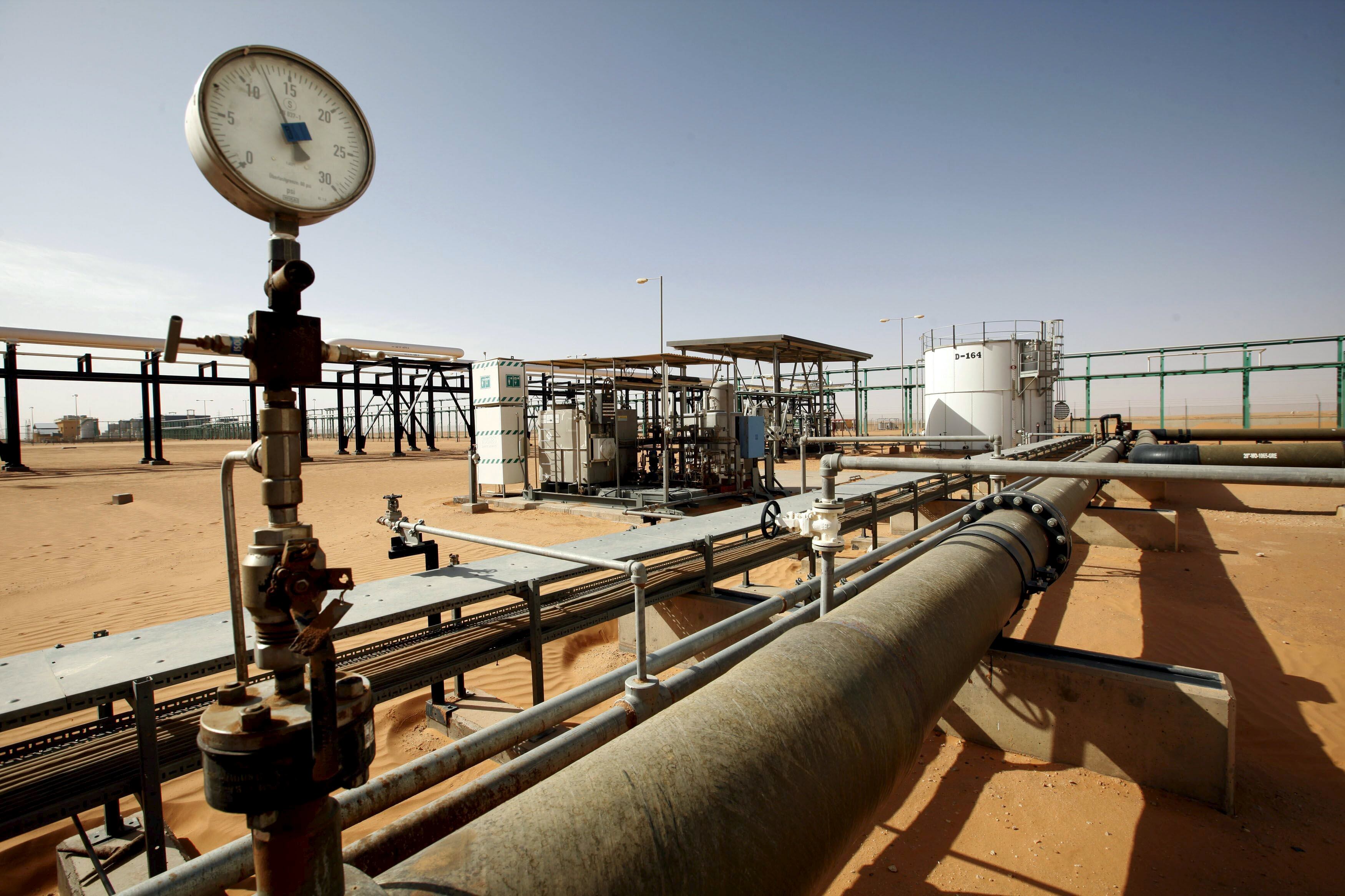 Guards close Libyan valve, shutting down three oilfields (News Central TV)