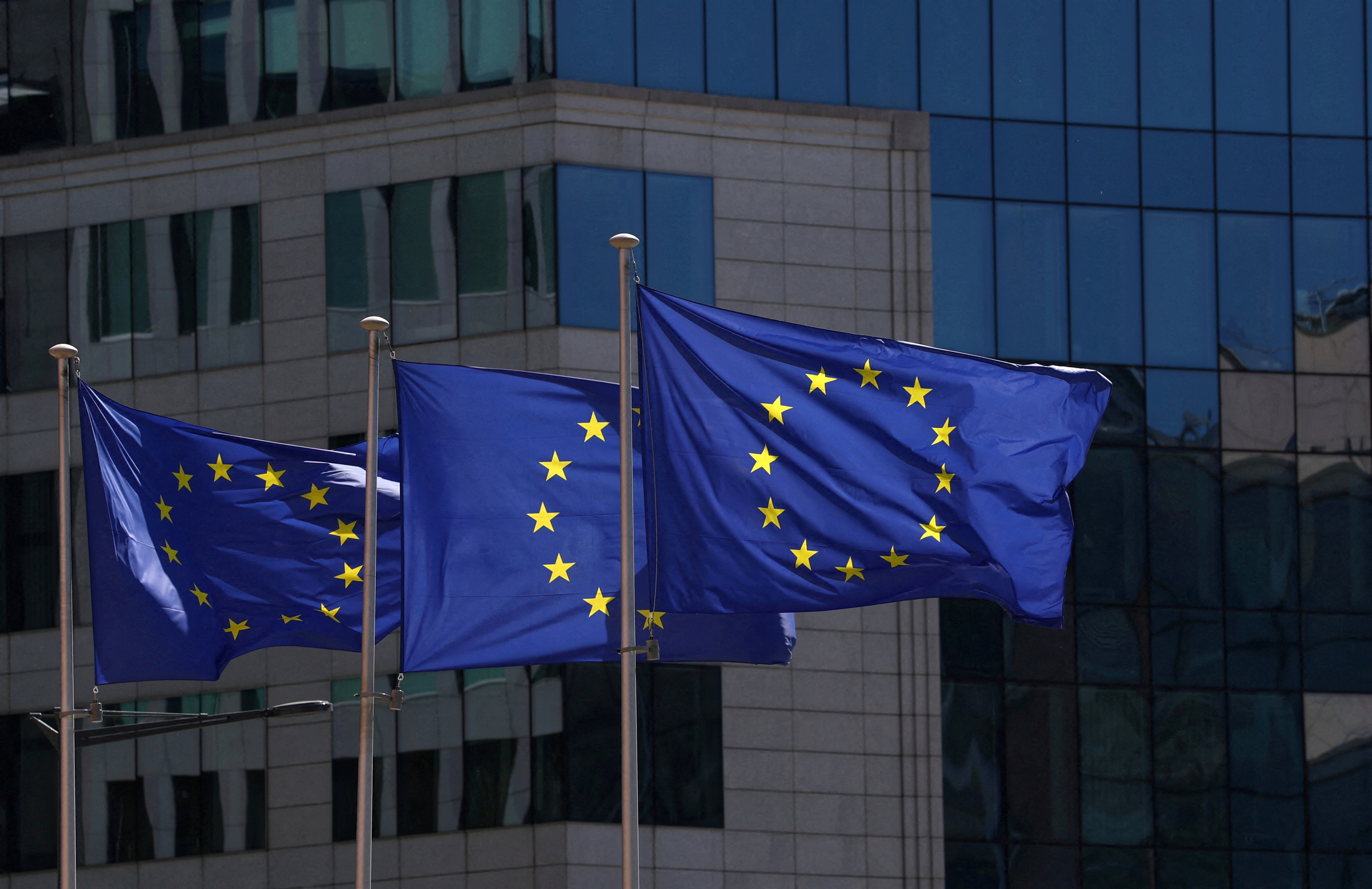 Five EU countries target a 2027 migrant hub deal (News Central TV)