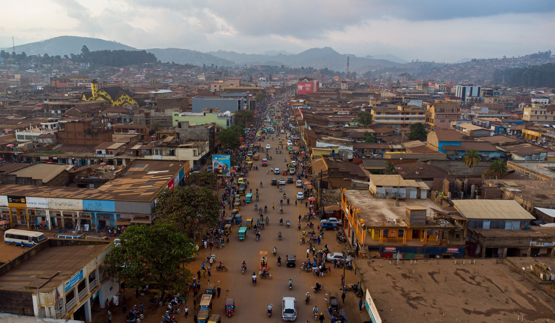 Surging Ebola outbreak overwhelms Congo (News Central TV)