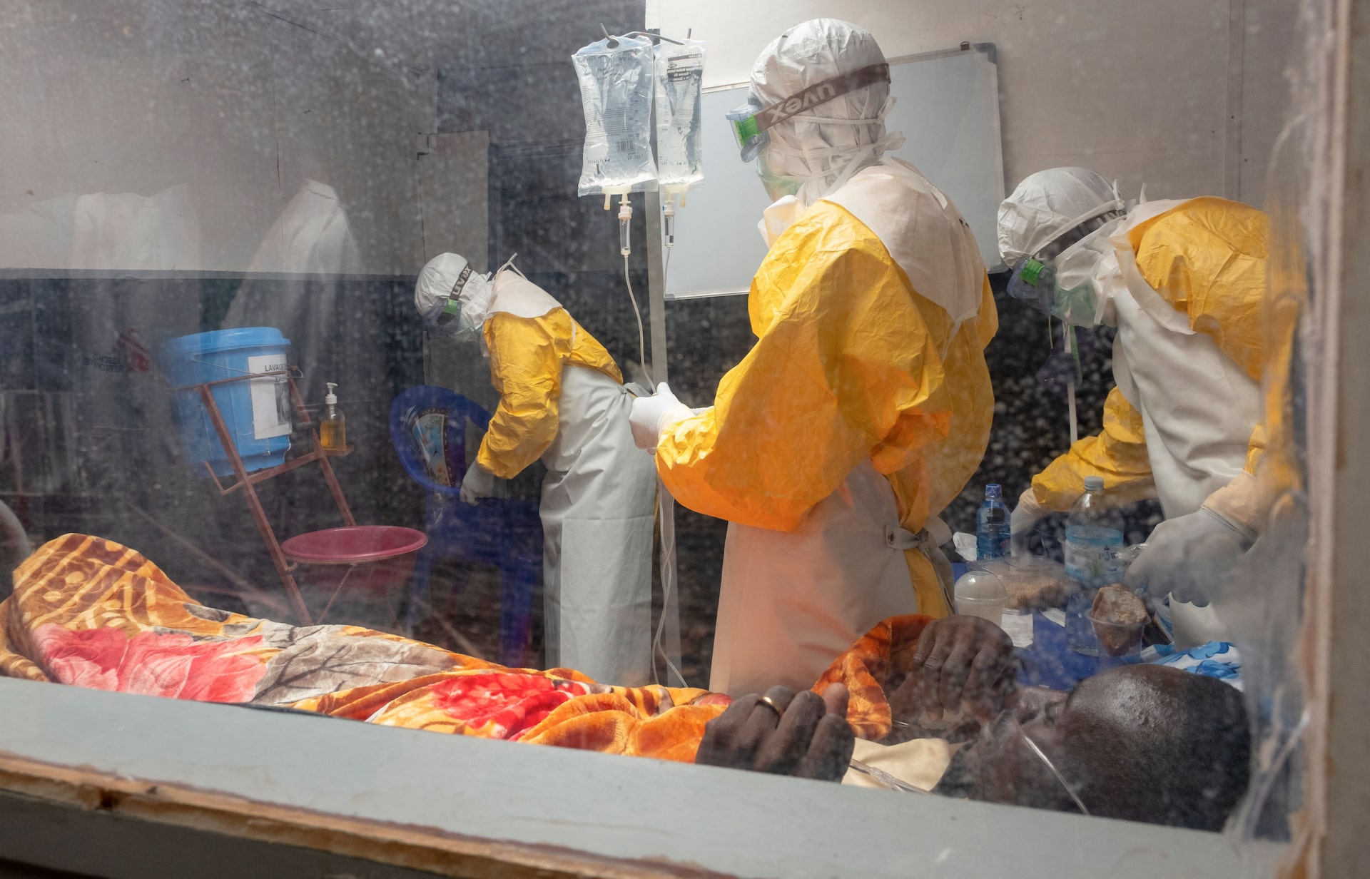 Surging Ebola outbreak overwhelms Congo (News Central TV)