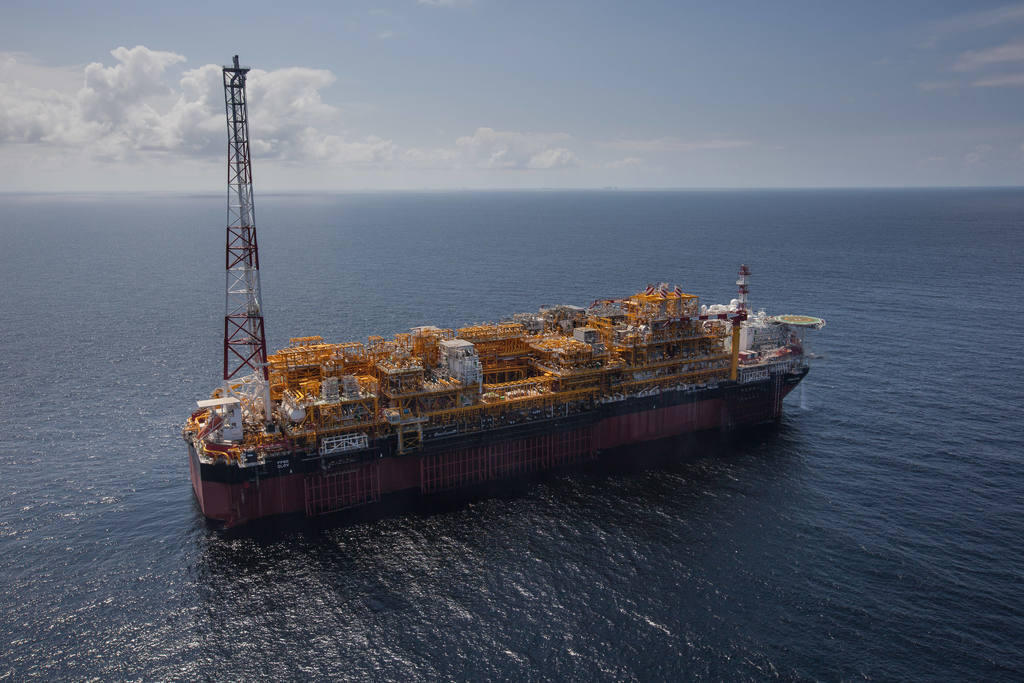 TotalEnergies flags new oil discovery in Angola (News Central TV)