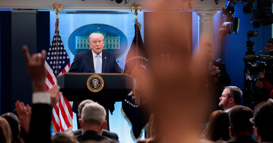 Trump threatens Iran with 'Hell', hints at talks (News Central TV)