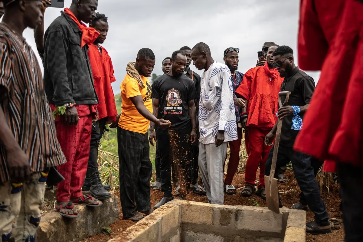 In Ghana, Coffins Tell Stories Of The Dead (News Central TV)