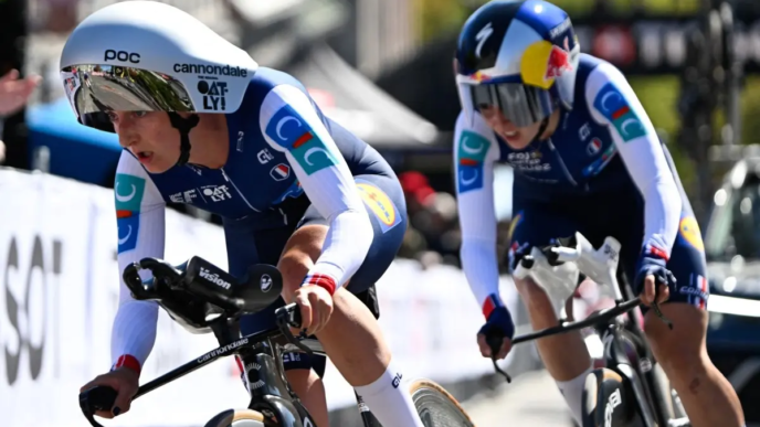France's women's team competes in the mixed relay team time trial during the 2026 Union Cycliste Internationale (UCI) Road World Championships in Montreal, Quebec, on September 22, 2026. (Photo by Andrej Ivanov / AFP)