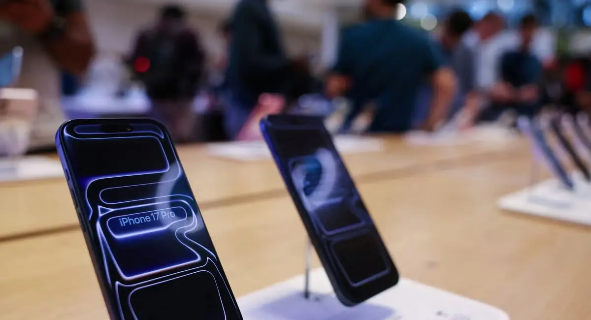 Apple to unveil foldable iPhone Ultra (News Central TV)