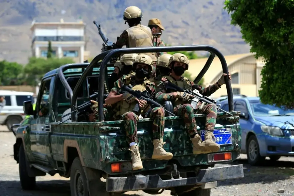 Yemen Forces Hit Houthis in Red Sea City