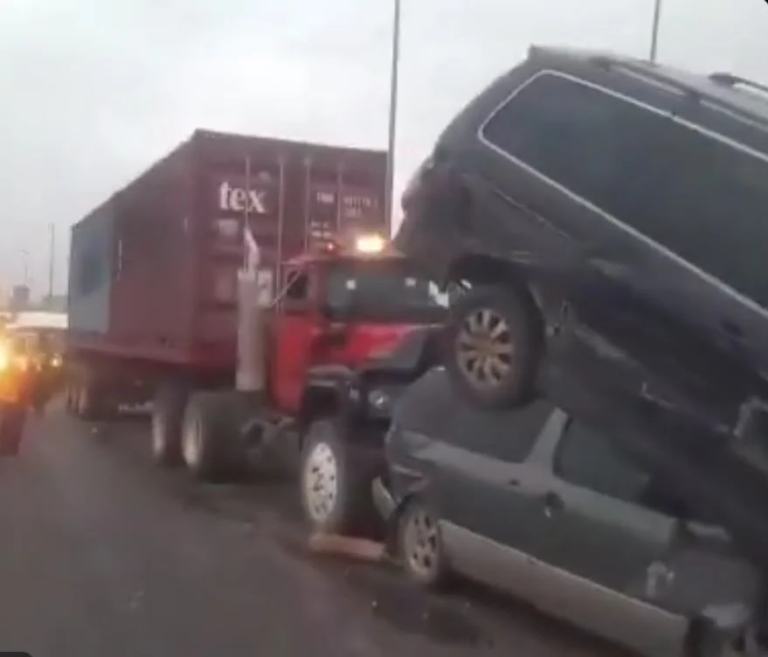 Truck Crashes Into Vehicles in Lagos-Ibadan Expressway