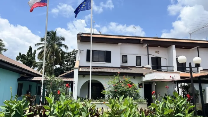 Czech Embassy Refutes Misleading Scholarship Eligibility Claims (News Central TV)