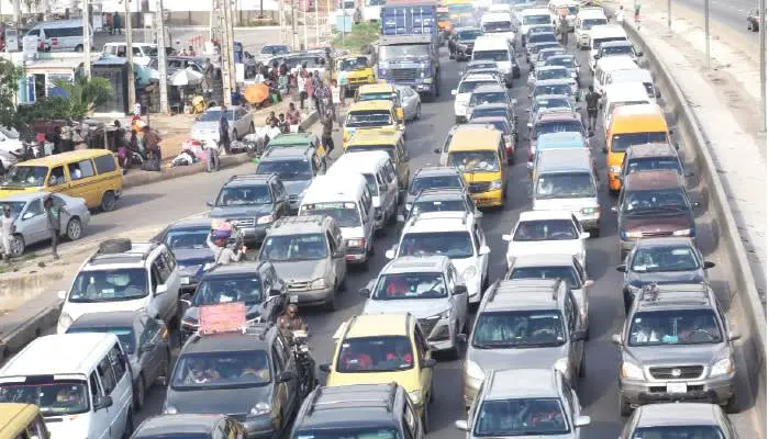 Motorists Trapped In Lagos-Ibadan Expressway Gridlock