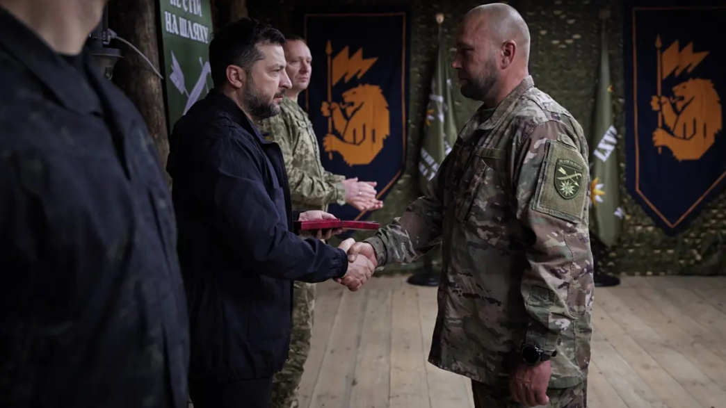 Zelensky Visits Ukraine Frontline Troops