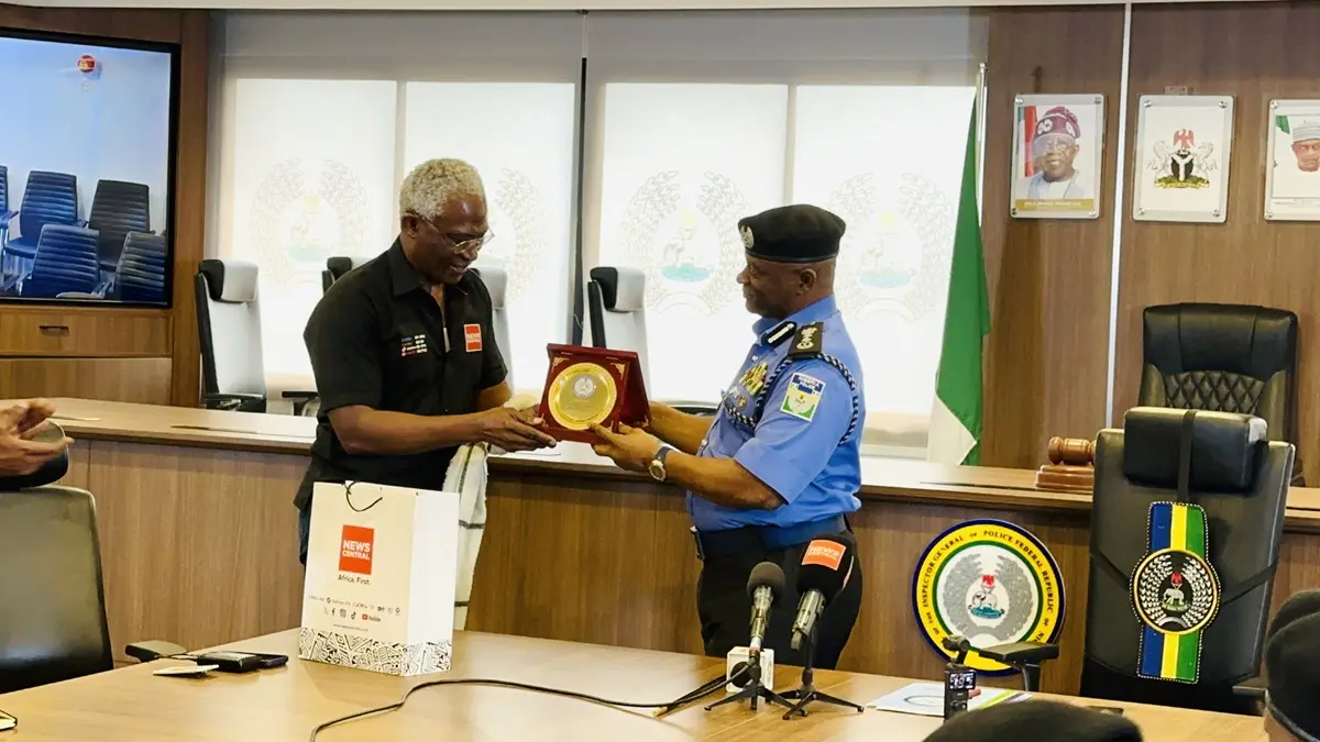 IGP Presents Plaque To Kayode Akintemi(News Central TV)1