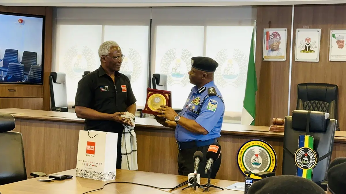 IGP Presents Plaque To Kayode Akintemi(News Central TV)2