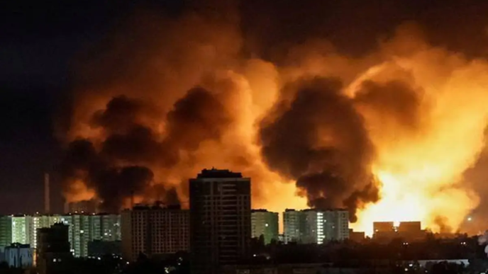 Explosions Rock Kyiv During Missile Alert.
