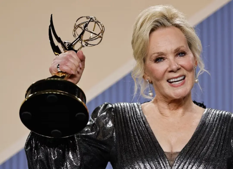 Jean Smart, Noah Wyle Win Emmys