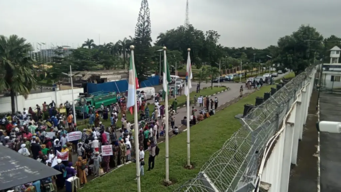 Lagos Police Deny Tear-Gassing Pensioners (News Central TV)