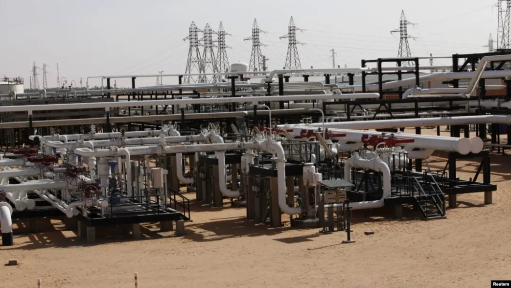 Guards close Libyan valve, shutting down three oilfields (News Central TV)