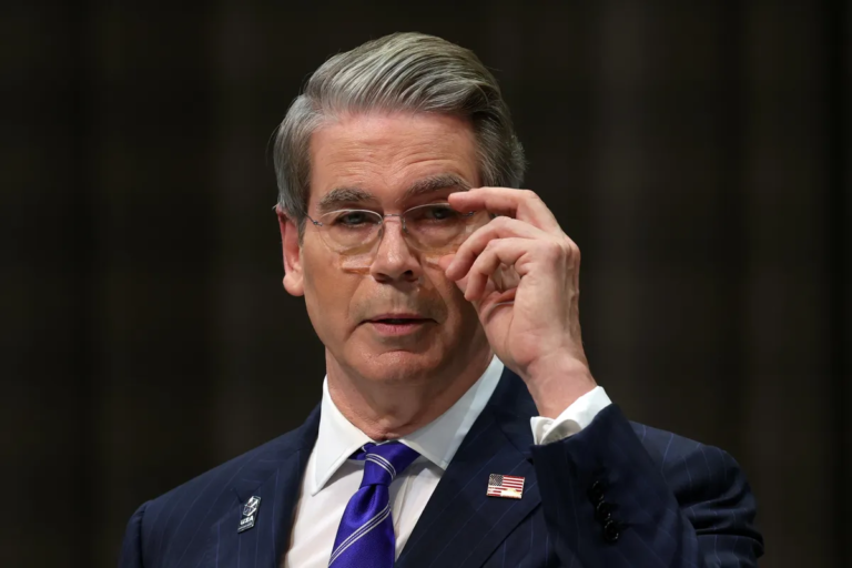 Washington Tightens Iran Economic Squeeze