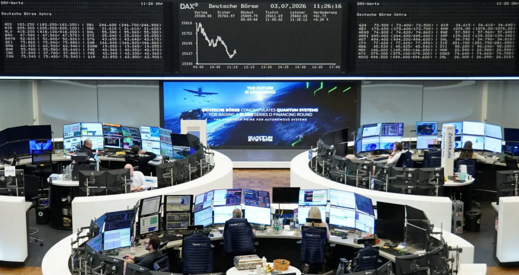 Stocks slip as robust US jobs data stokes rate hike (News Central TV)
