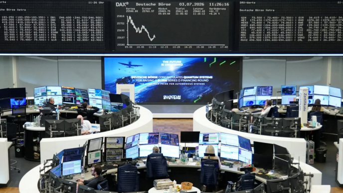 Stocks slip as robust US jobs data stokes rate hike (News Central TV)