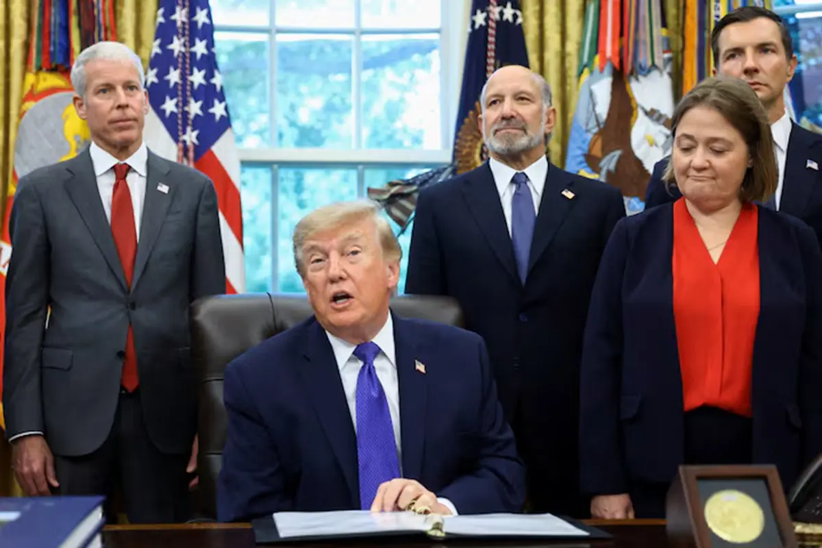 US President Donald Trump announces a Minnesota company's plan to build a $15 billion steel mill in Iowa, accompanied by US Energy Secretary Chris Wright, US Commerce Secretary Howard Lutnick and US Export-Import Bank Chairman John Jovanovic, from the Oval Office at the White House in Washington, D.C., US, September 28, 2026.