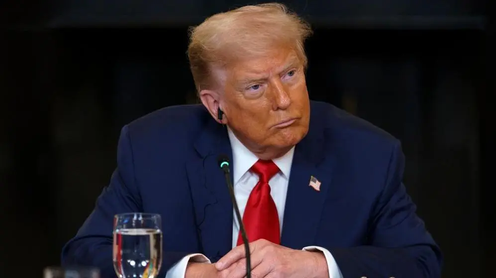 Trump bans some Canadian goods and raises tariffs (News Central TV)