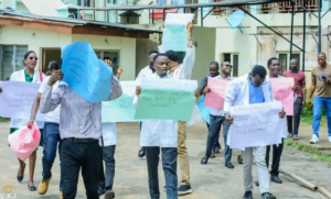 LAUTECH Resident Doctors Protest Unpaid Arrears, Understaffing