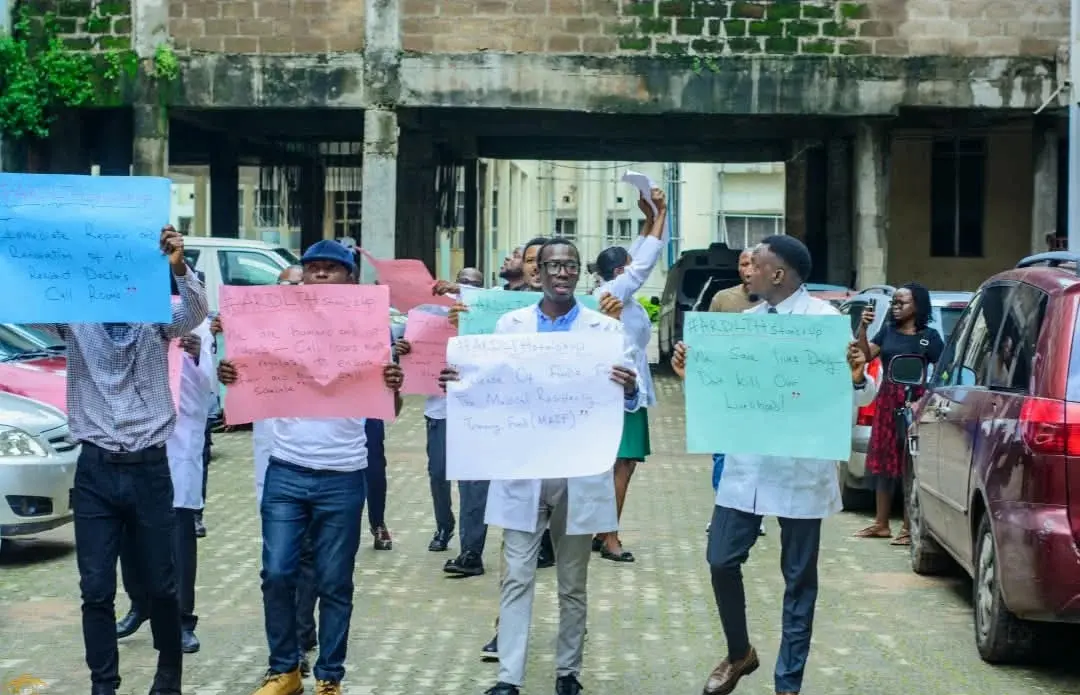 LAUTECH Resident Doctors Protest Unpaid Arrears, Understaffing
