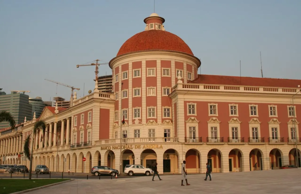 Angola cuts interest rate to 14.75 per cent (News Central TV)