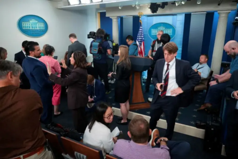 US Media Outlets Sue White House Over Ban
