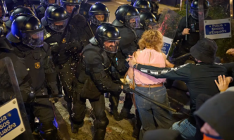 Spanish Police Arrest 128 in Barcelona over Looting