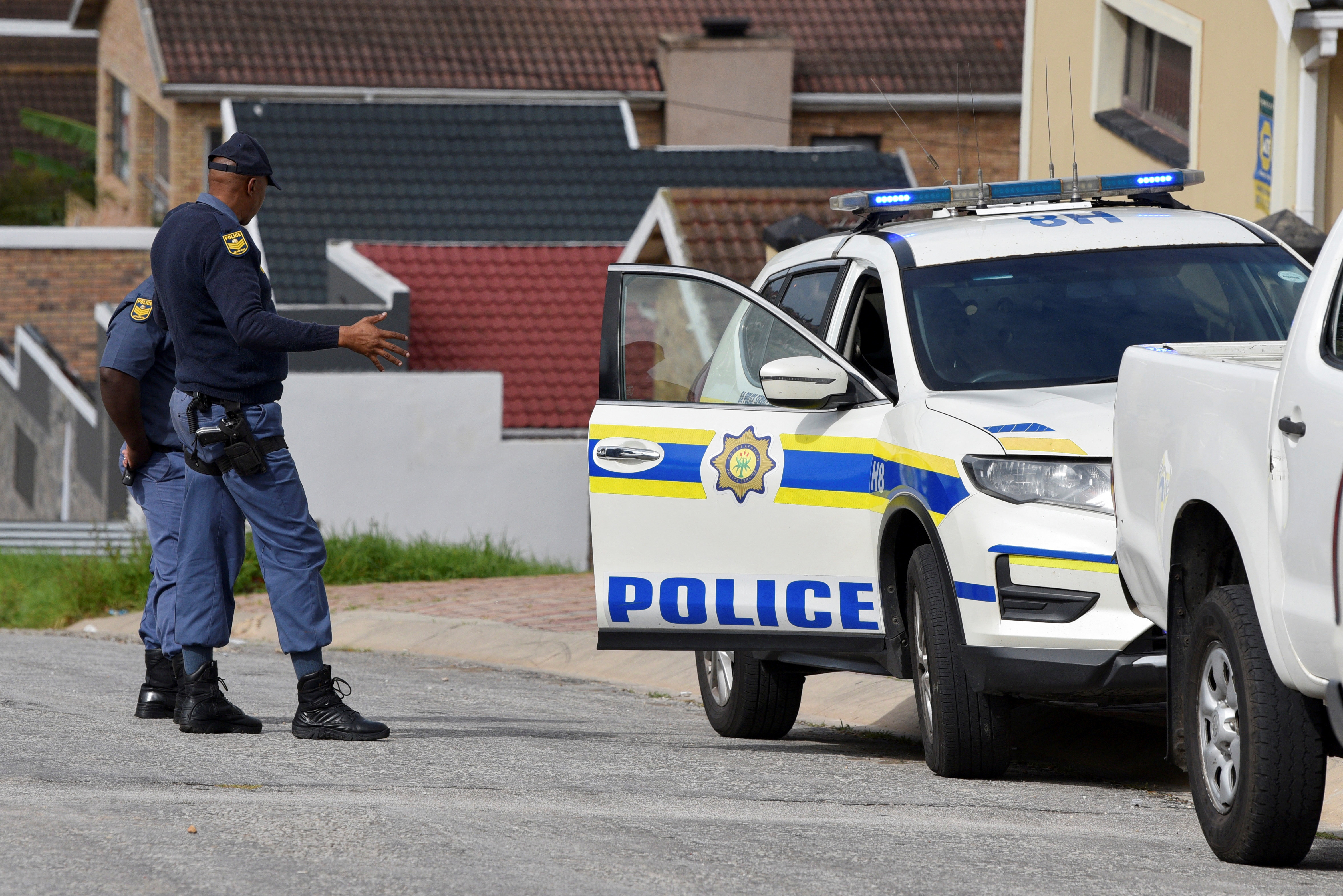 South African police rescue 200 from an illegal rehab centre (News Central TV)