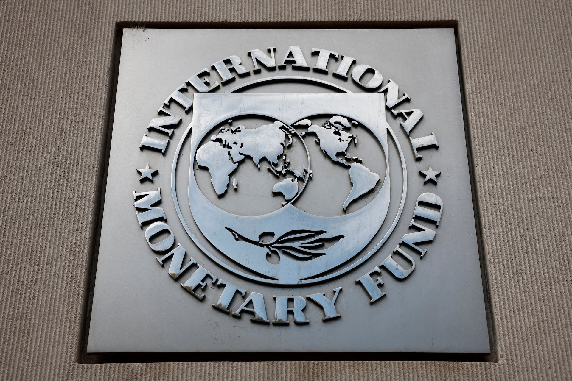 IMF sees Middle East economy shrinking 1.3 per cent (News Central TV)