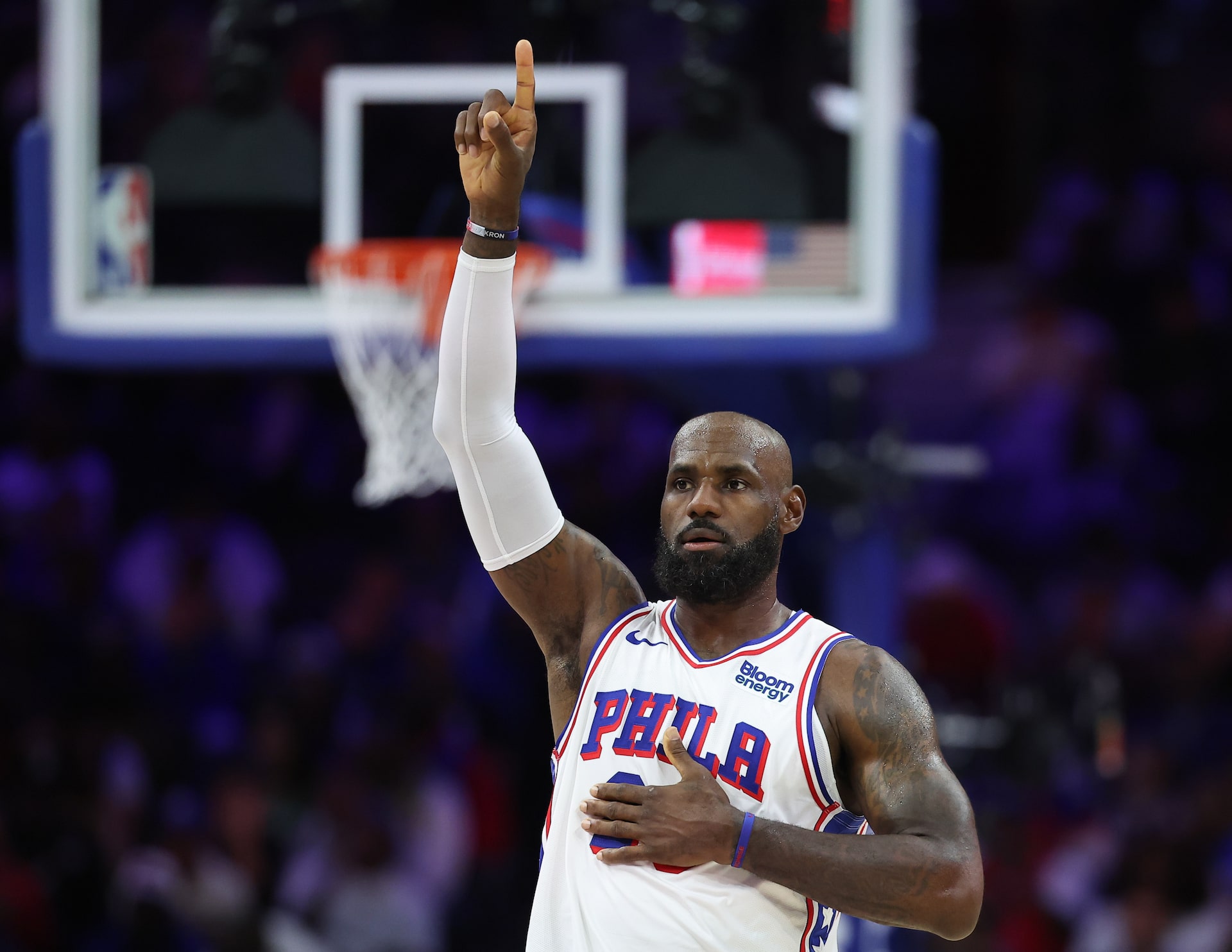 LeBron and Sixers spoil Knicks NBA opener (News Central TV)