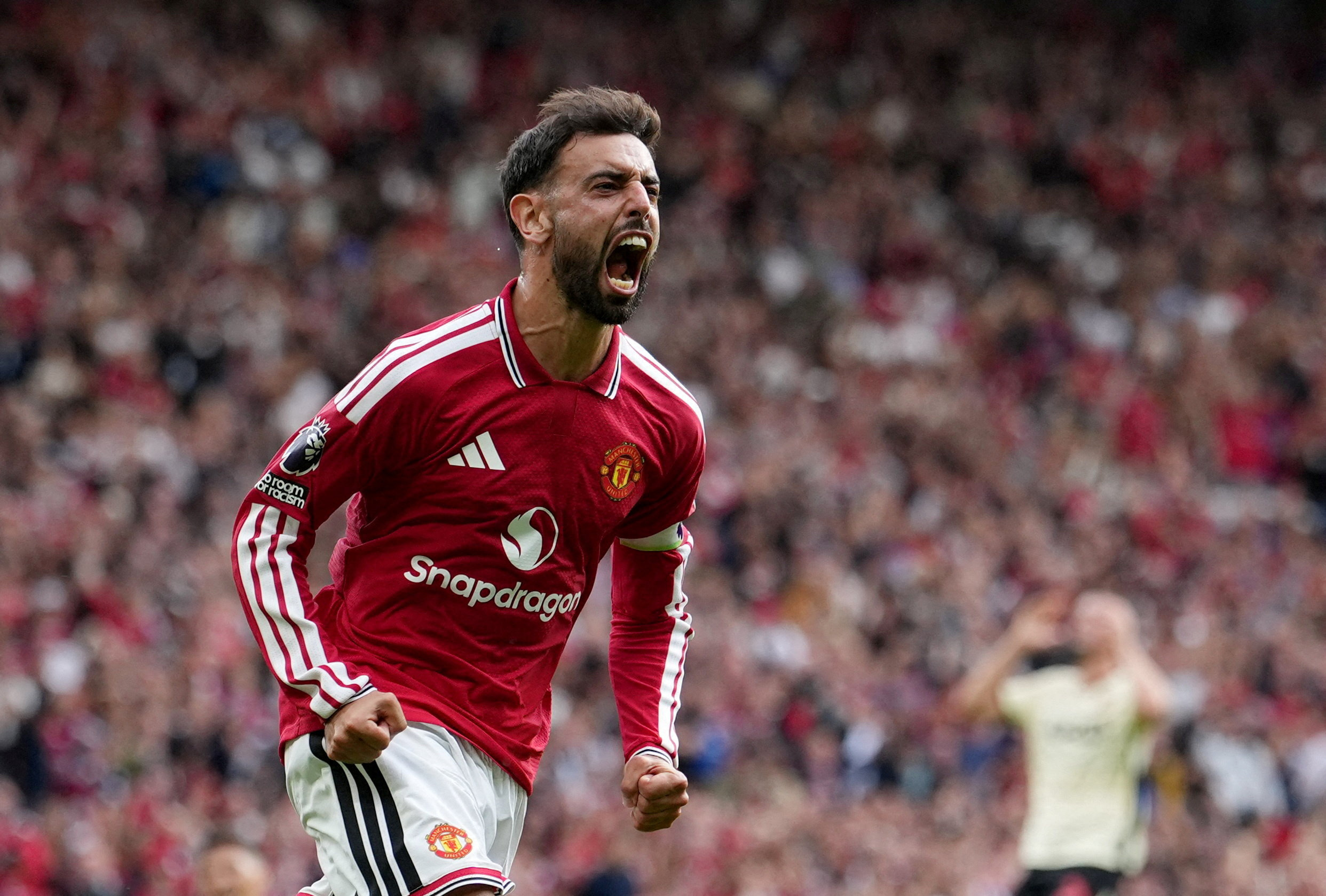 Fernandes slams Carrick in new Manchester United crisis (News Central TV)