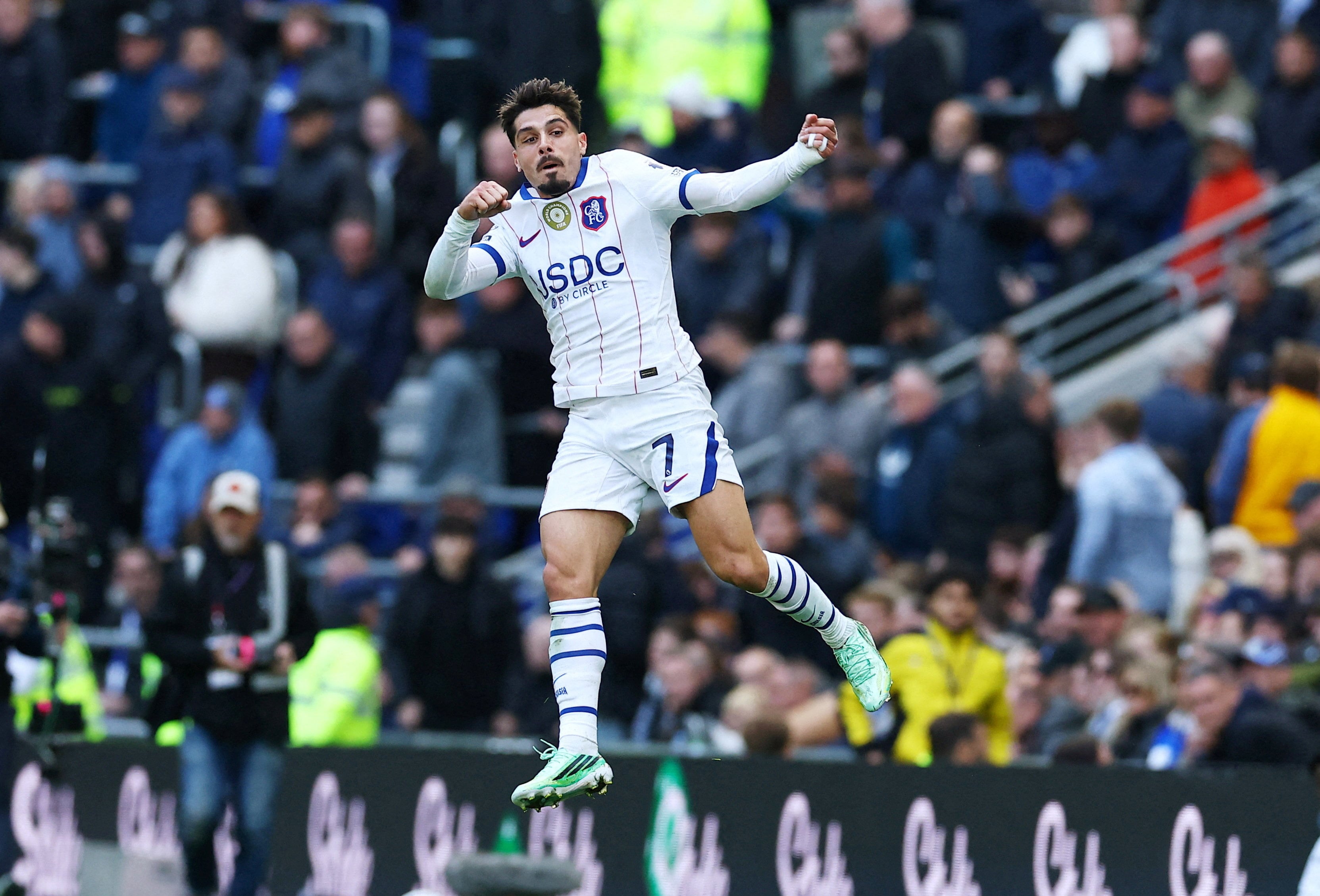 Neto double lifts Chelsea past Everton (News Central TV)