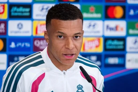 Mourinho backs Mbappé over China controversy