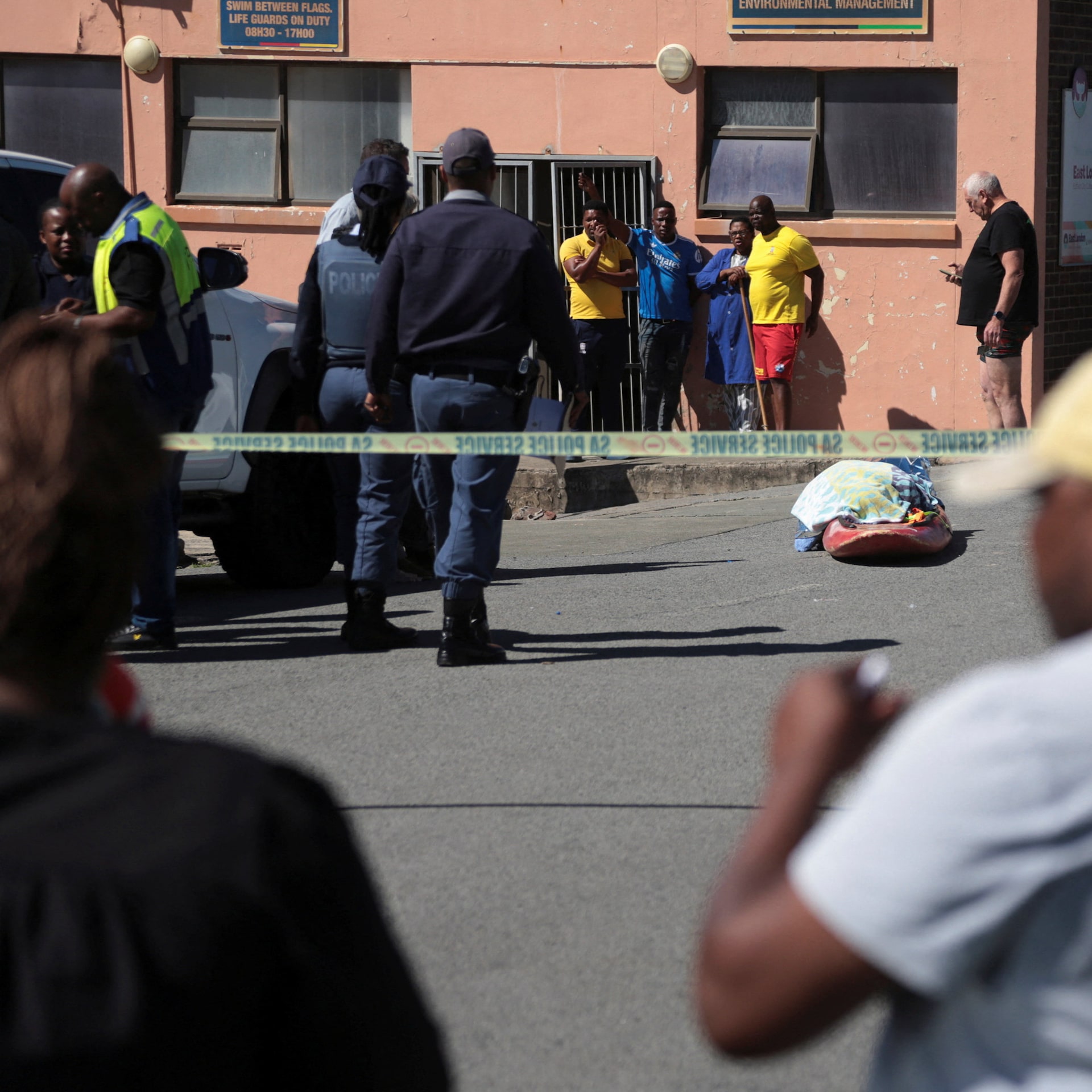 Shark attack kills swimmer in Eastern Cape (News Central TV)