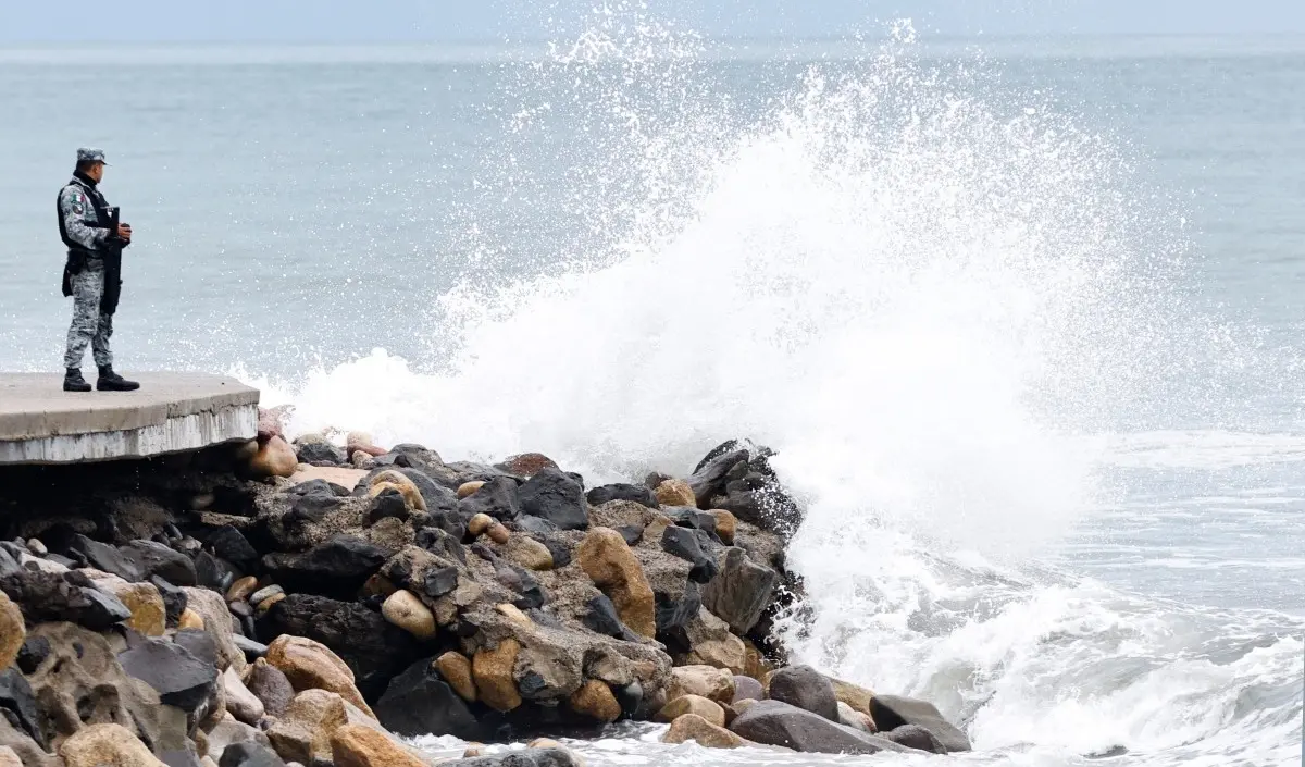 Hurricane Simon Kills One in Mexico