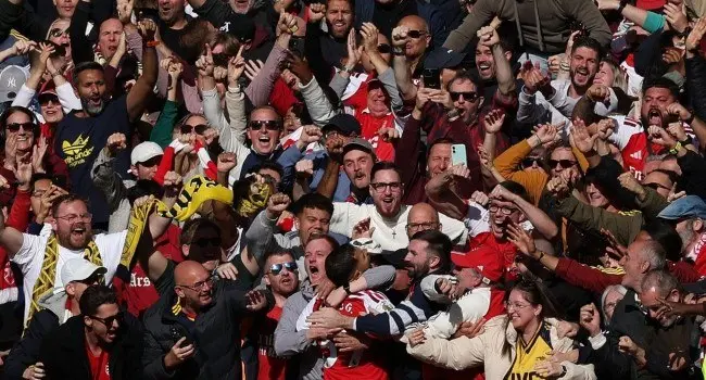 Arsenal Beat Leeds to Draw Level With Man City (NewsCentral TV)