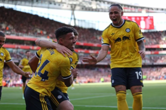 Arsenal Beat Leeds to Draw Level With Man City (NewsCentral TV)1