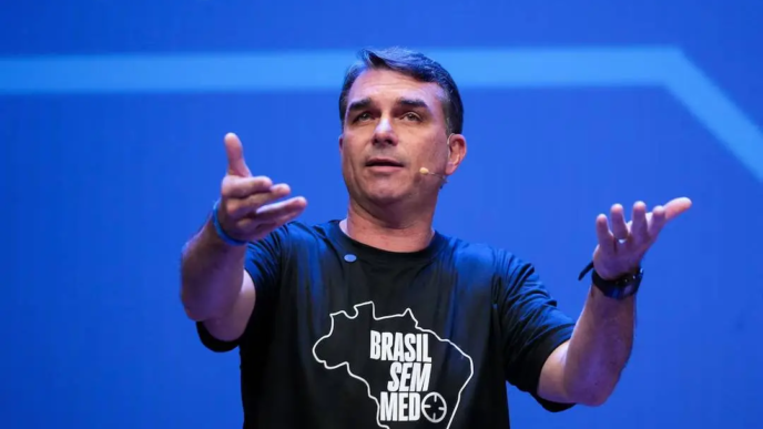 Bolsonaro says he fled Brazil over persecution (News Central TV)