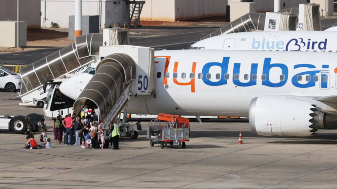 Kenyan FlyDubai crew credited with pilot rescue (News Central TV)