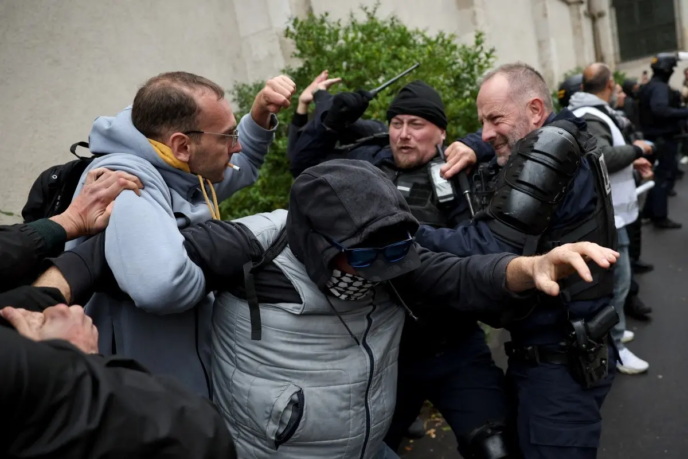 Fresh Clashes Rock French Cities as Protests Continue (News Central TV)